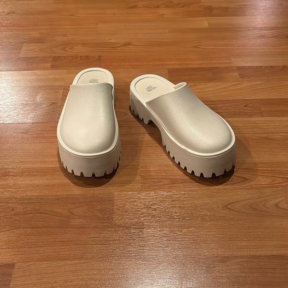 wild fable Clogs - Picture 2 of 6